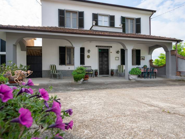 Casa vacanza per 6 persone, con Balcone e Terrazza nonché Giardino in Monferrato
