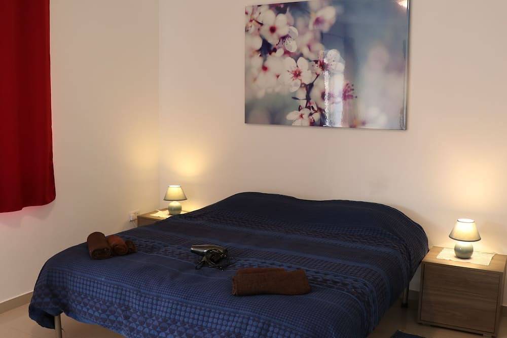 Ganze Wohnung, Modern, fully equipped 2 bedroom, dining terrace, stunning port and sea view. in Marsaskala, Insel Malta