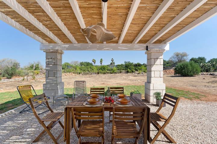 Trullo 'La Luz' with Private Terrace, Wi-Fi, and Air Conditioning in Racale, Gulf of Taranto
