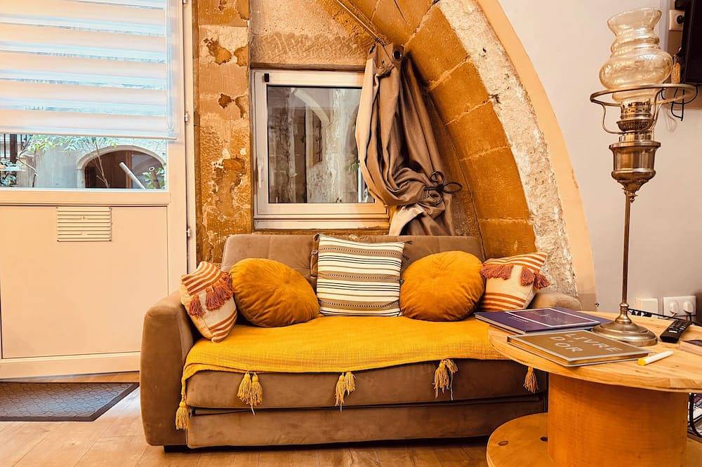 Entire apartment, La Chaumière - Bedinshop - historic center - France in Romans-sur-Isère, Valence region