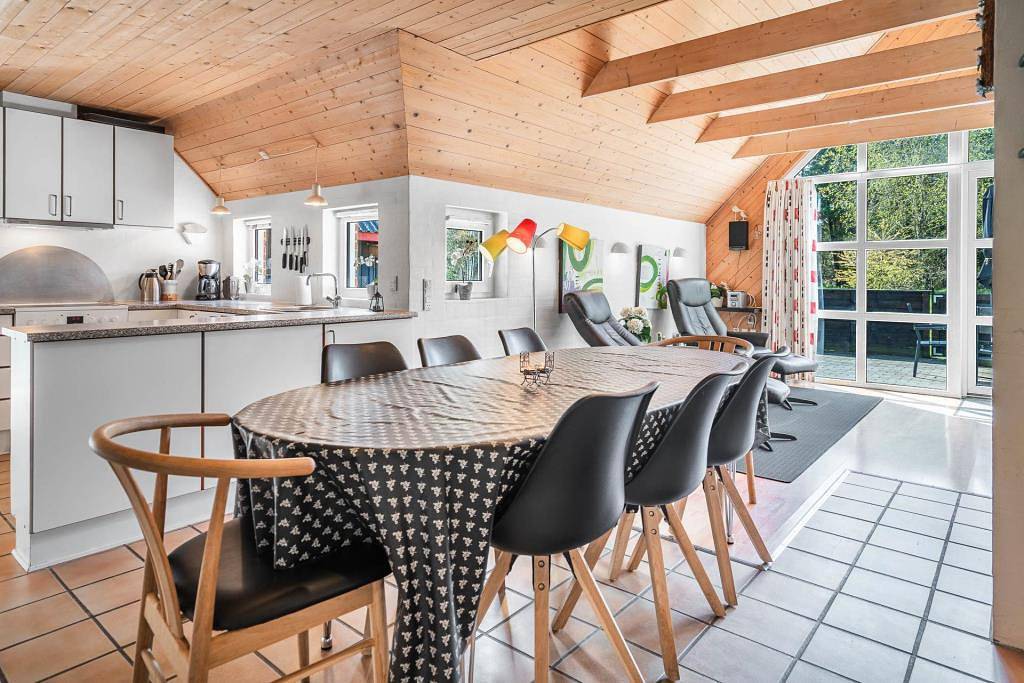 Schönes Steinhaus mit Reetdach und geschlossene Terrasse in Nørre Nebel, Varde