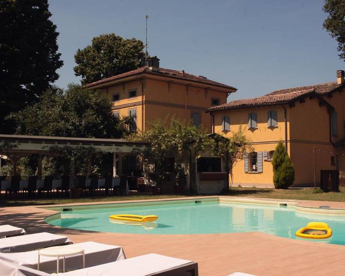 Agriturismo per 2 persone, con panorama e giardino nonché piscina in Provincia di Reggio Emilia