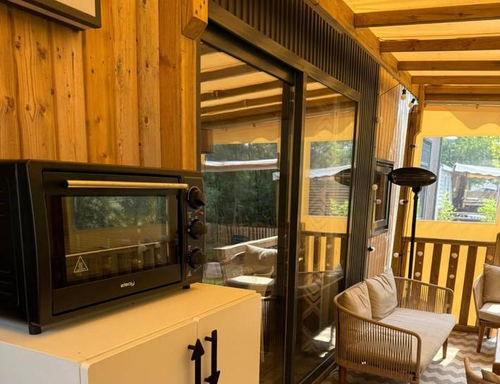 Camping pour 4 personnes, avec Jacuzzi et Terrasse ainsi que Jardin et Piscine dans Claouey - 3