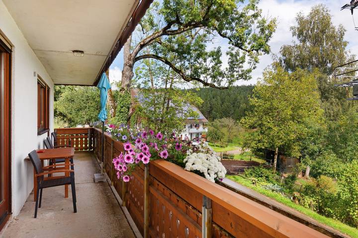 Ferienwohnung für 4 Personen, mit Balkon in St. Georgen