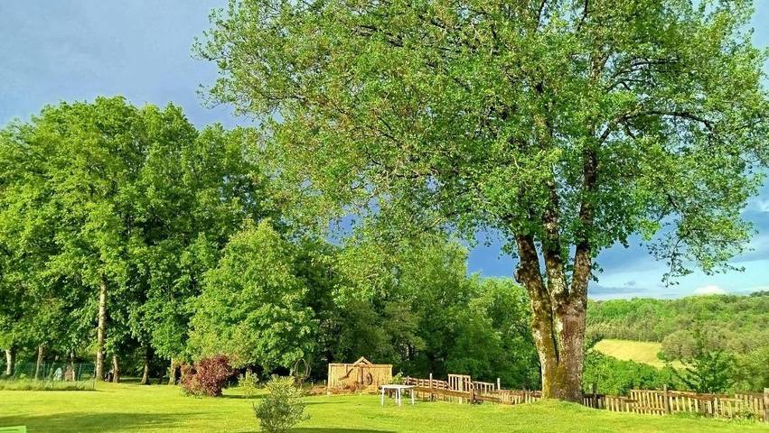 Gîte pour 2 personnes, avec jardin et vue à Château-l'Évêque - 3