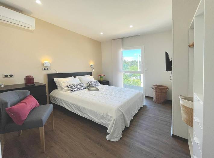 Gîte pour 5 personnes, avec jardin, animaux acceptés dans Plage Du Capelan Bandol - 4