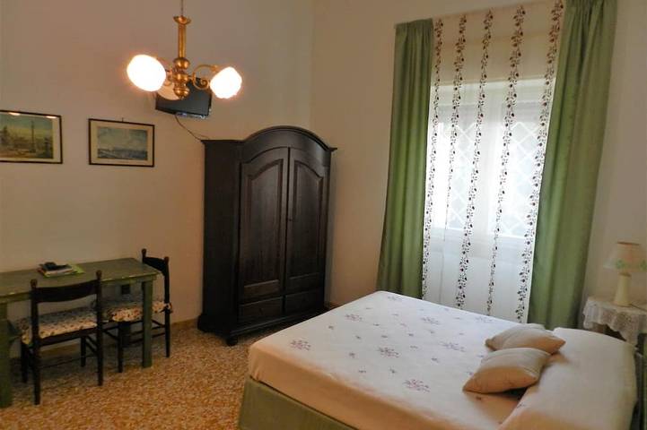 Ganze Wohnung, House In The Court With Terrace in the historic center of Taviano 7 km from the sea in Taviano, Golf von Tarent