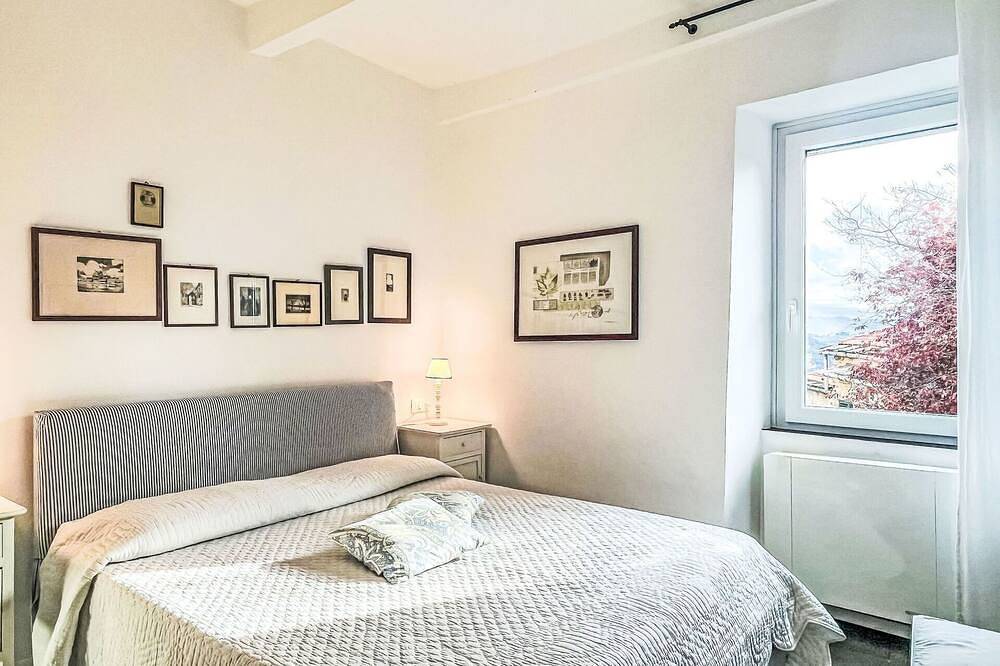 Elegante appartamento in villa per 11 persone con Wifi, A/C, piscina, patio e vista panoramica in Bellissimi (Dolcedo), Comune di Dolcedo