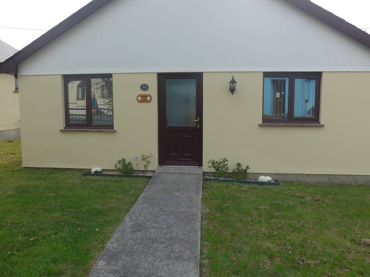 Parkland 14 is a detached premier 3 bedroom bungalow sleeping 6 in Cornwall