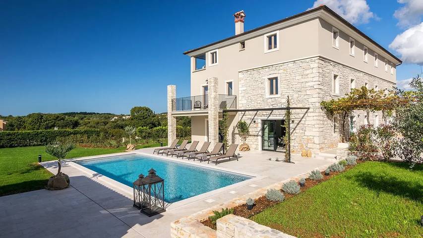 Ferienhaus für 11 Personen, mit Terrasse und Garten sowie Pool