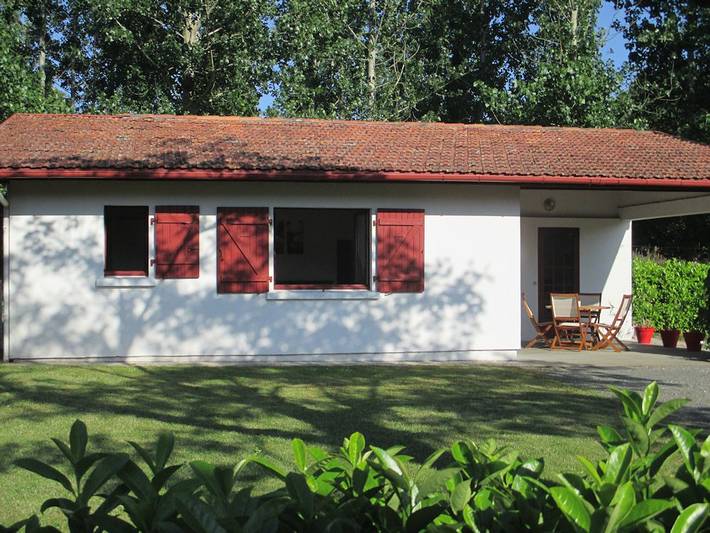 Gîte pour 2 personnes, avec jardin et piscine