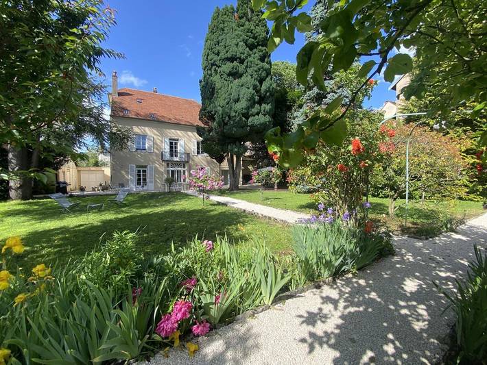 Gîte pour 8 personnes, avec Terrasse et Jardin