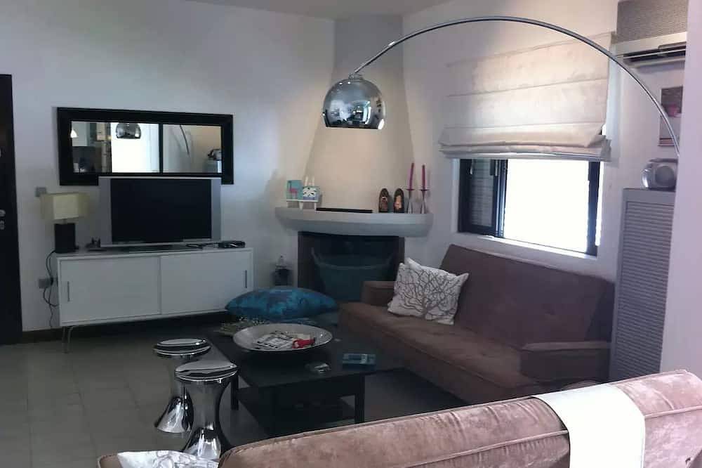 Ganze Wohnung, Die Beachfrontvibe Suite<br>Buchen Sie für eine Woche und erhalten Sie 15% Rabatt in Loutraki-Perachora, Korinthia