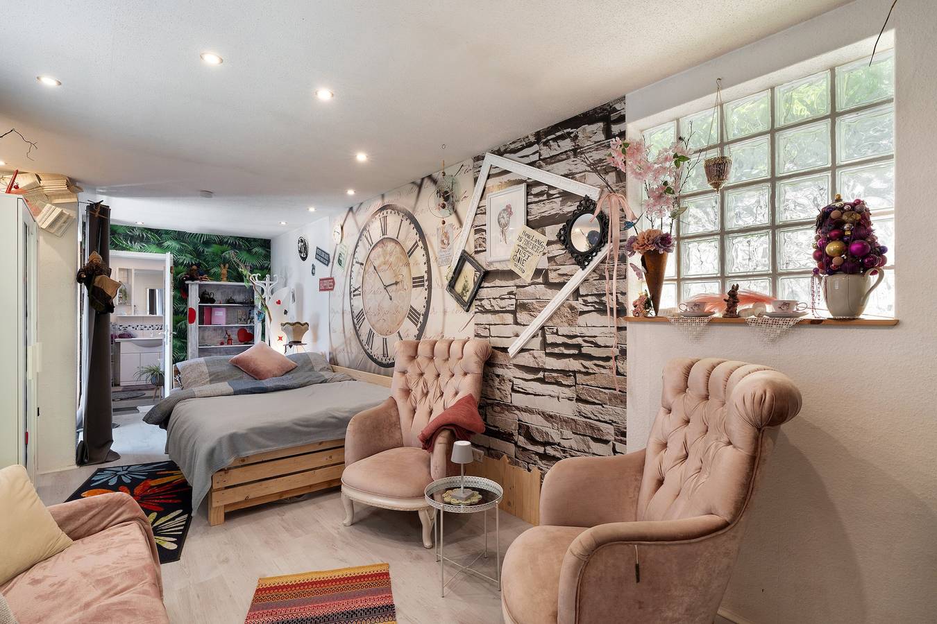 Ganze Wohnung, Ferienwohnung 'Alice' mit Gemeinschaftspool, privater Terrasse und Wi-Fi in Eppingen, Kraichgau