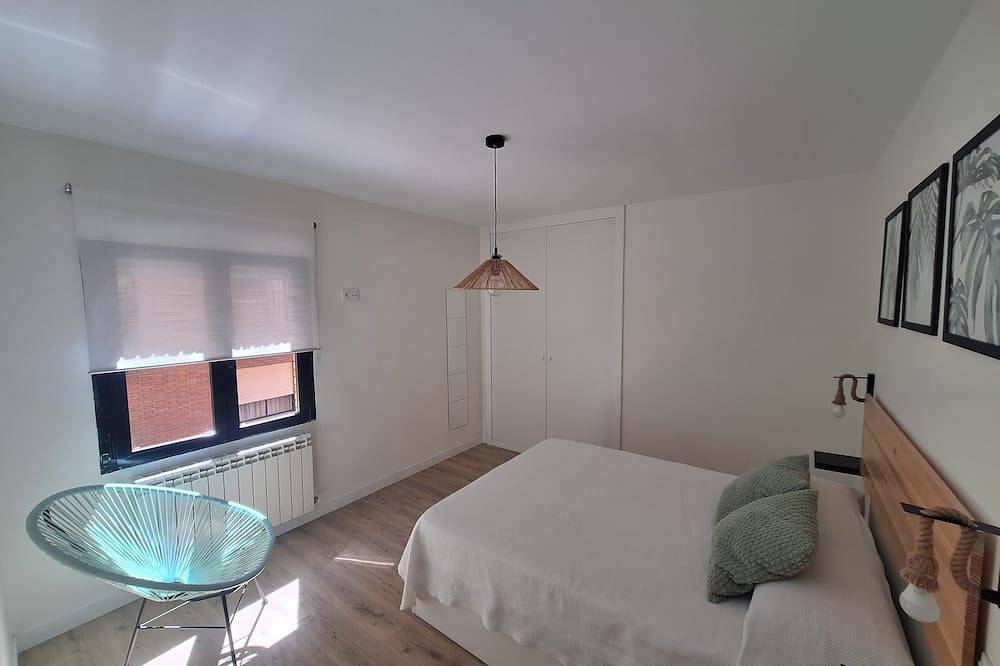 Entire apartment, Premium Plaza Mayor apartment with Parking in Ávila, Ávila Region