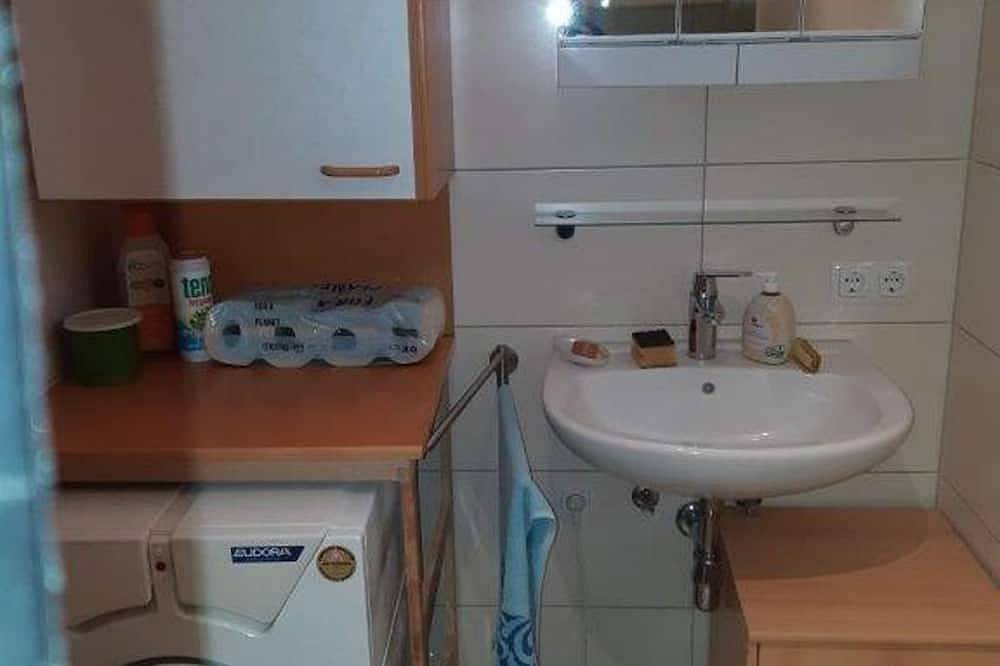 Ganze Wohnung, Neue Wohnung am Fluss - Appartement/Fewo, Dusche, Wc, 2 Schlafräume in Losenstein, Steyr-Land