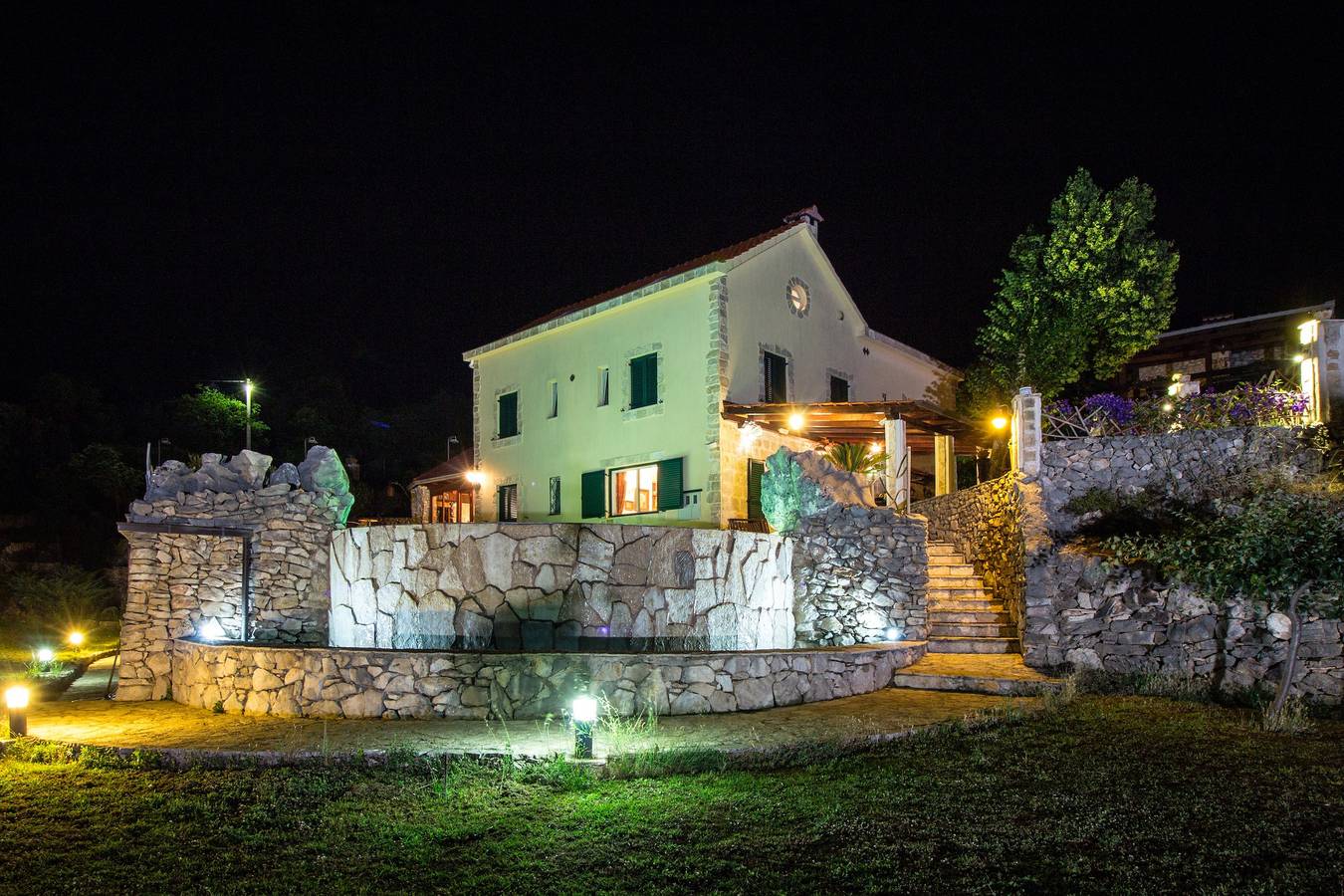 Komfortables Haus mit Terrasse Bajici, Zagora K-11328 in Makarska Riviera