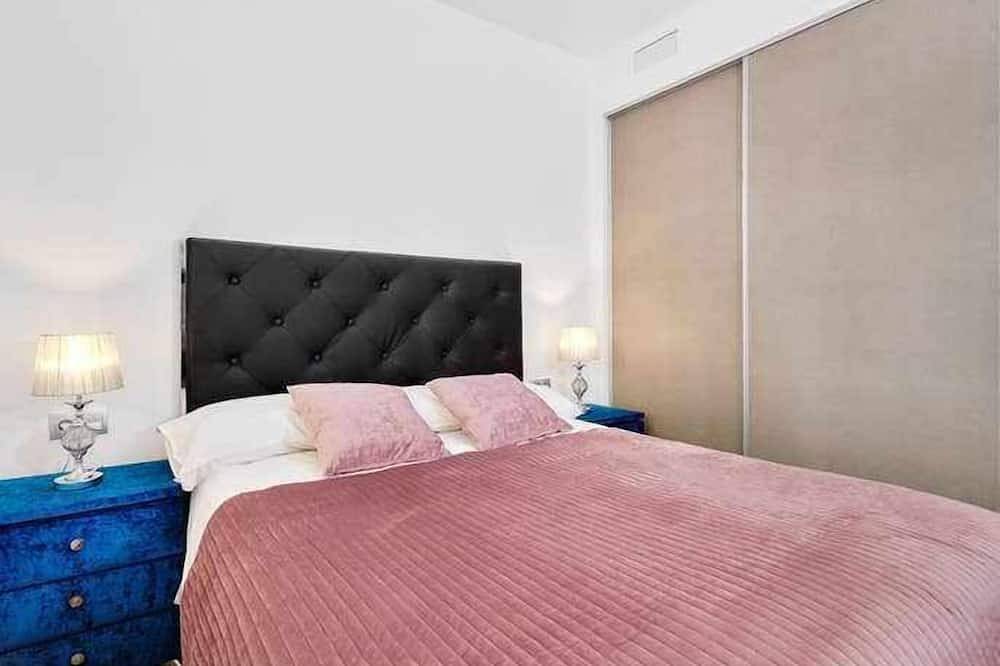 Entire apartment, Villa Amalia 31 - Ground floor with pool views in Mar Azul Torrevieja, Torrevieja