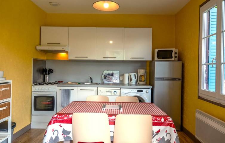 Gîte pour 4 personnes, avec piscine ainsi que terrasse et jardin en Ardèche - 2