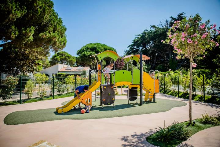 Camping für 4 Personen, mit Pool und Terrasse auf der Ile de Re - 3