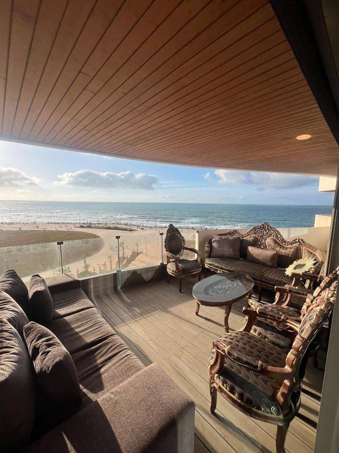 Location de vacances pour 5 personnes, avec vue ainsi que terrasse et jardin à Casablanca