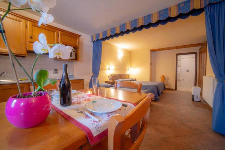 Appartamento per 3 persone, con giardino e panorama in Ayas
