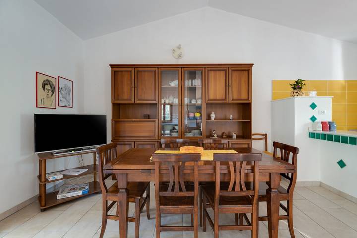 "Villa del Maestro" con giardino, balcone e Wi-Fi in Is Arenas, Narbolia