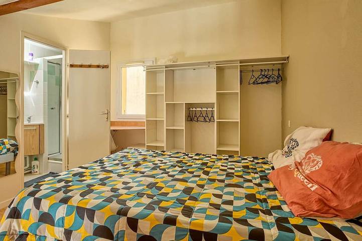 Appartement entier, Duplex avec piscine commune, jardin privé et Wifi in Cazaubon, Gers