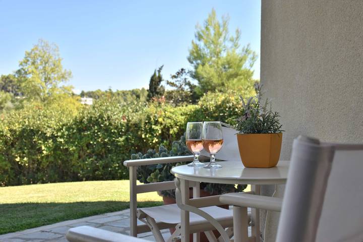 Ferienhaus für 5 Personen, mit Garten und Pool in Sane