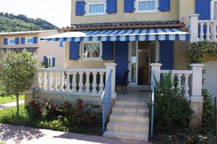 Ferienhaus für 8 Personen, mit Whirlpool und Balkon sowie Garten und Pool - 1