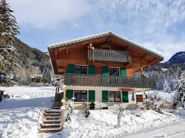 Gîte pour 4 personnes, avec vue et jardin, adapté aux familles à La Chapelle-d'Abondance