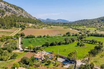 Finca mit Whirlpool für 6 Personen, mit Whirlpool und Garten in Pollença