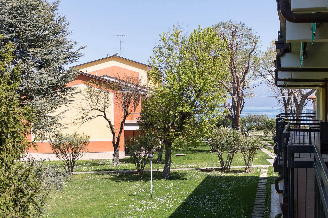 Geheel appartement, Il Professore Lakefront by Garda Fewo in Manerba del Garda, Garda Bergen