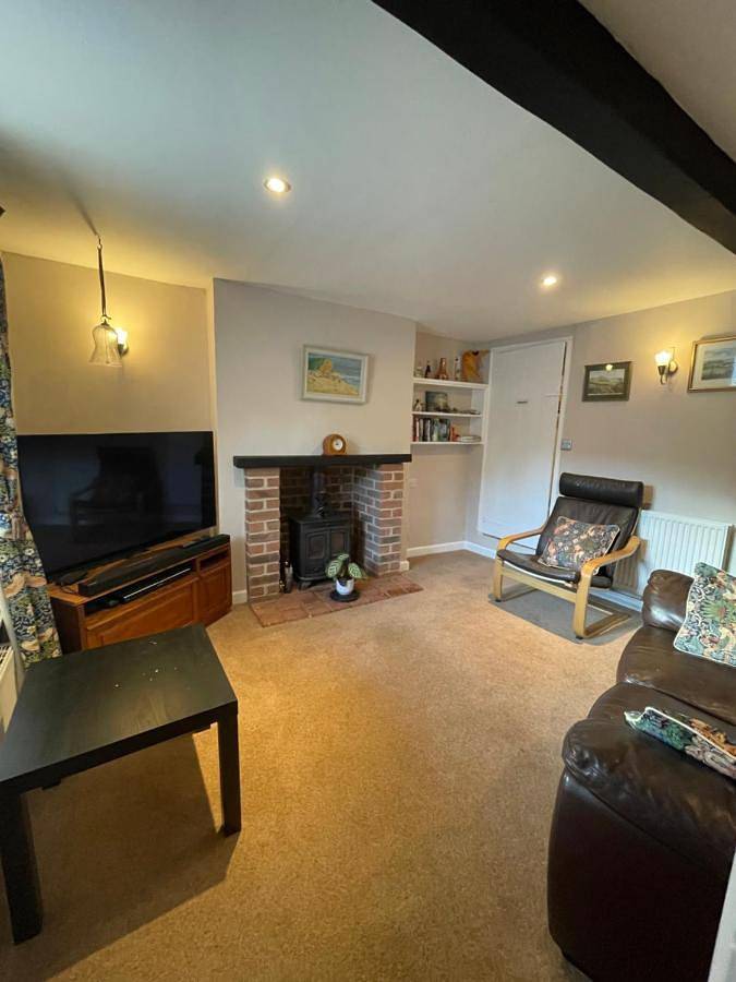 Entire holiday apartment, Cottage en-suite room with private lounge in Bridport, Dorset