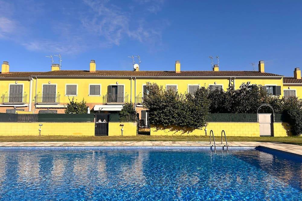 Casa adosada con piscina. Paradis St Pere in San Pedro Pescador, Alt Empordà