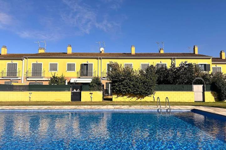 Casa de vacaciones para 6 personas, con jardín y piscina, Se admiten mascotas - 1