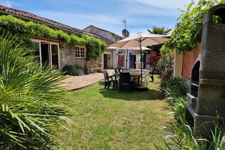 Gîte pour 11 personnes, avec Piscine