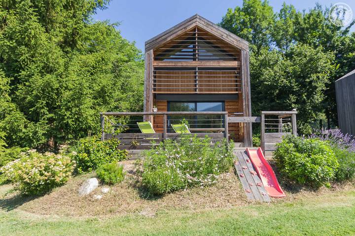 Gîte pour 4 personnes, avec Terrasse ainsi que Jardin et Piscine