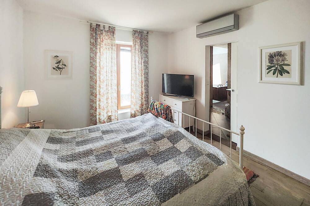Amazing home in Cazouls-lès-Béziers in Cazouls-lès-Béziers, Côte méditerranéenne (France)