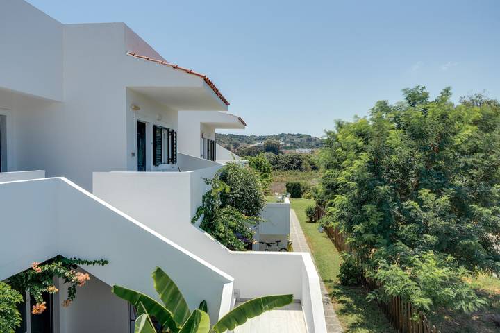 Bed and breakfast for 4 personer, med balkong, dyr tillatt i Hellas