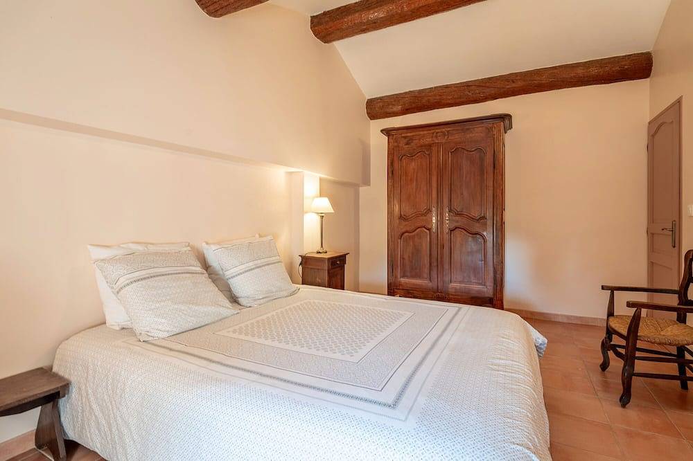 Maison de Vacances 'Mas Viticole À 10 Min De Narbonne' avec Piscine Privée in Bizanet, Région de Narbonne