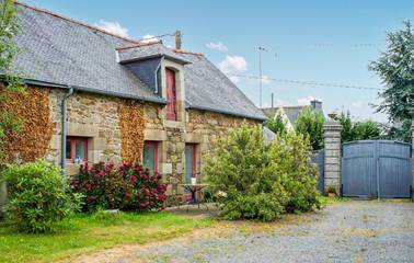 Location de vacances pour 5 personnes, avec jardin à Pommerit-le-Vicomte