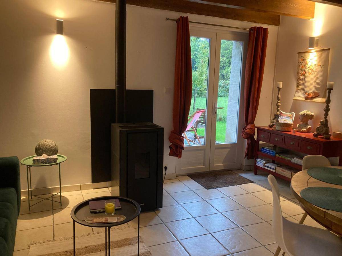 Petite maison à la campagne in Châtel-de-Neuvre, Allier