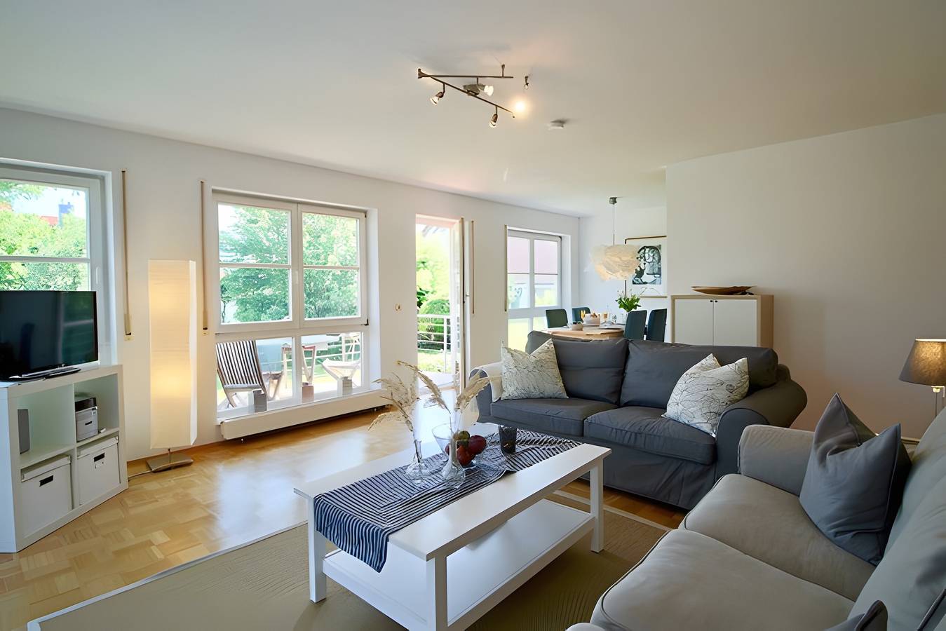 Apartamento entero, Apartamento 'Am See' con terraza privada, jardín compartido y Wi-Fi in Bodman-Ludwigshafen, Obersee (Bodensee)