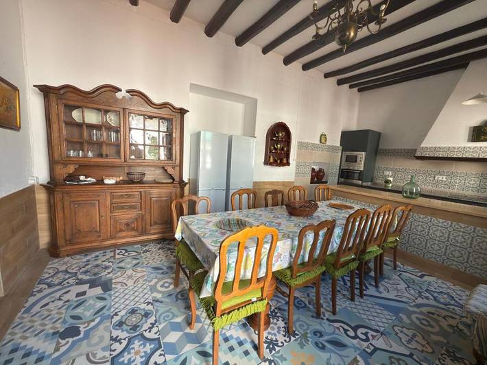 Casa rural para 22 personas, con Terraza además de Jardín y Piscina en Cala - 2