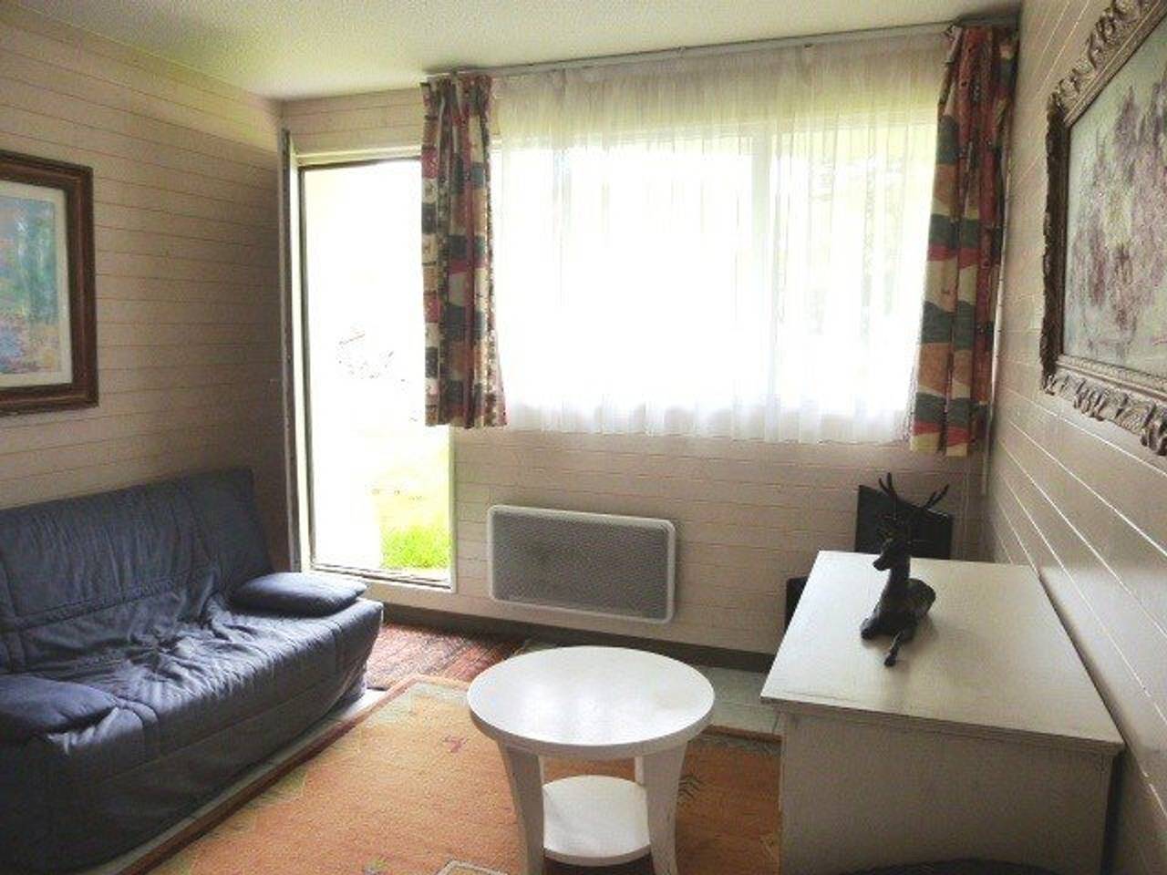 Entire studio, Ski-In/Ski-Out Studio for 5 with Mountain Views, Free Parking, and Ski Locker in La Pierre Saint-Martin, Arette