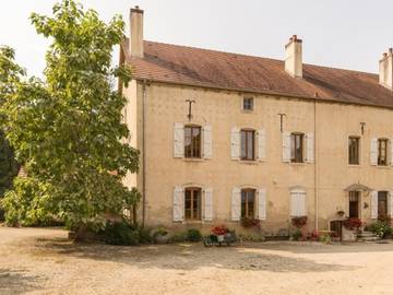 Gîte pour 4 personnes, avec terrasse à Val-Suzon
