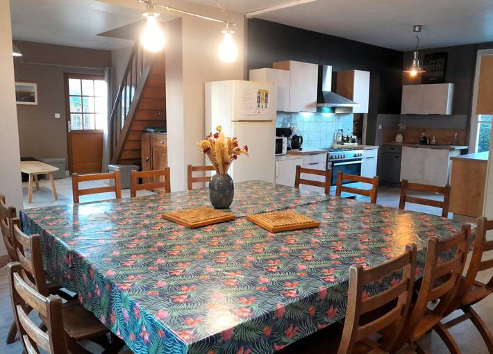 Gîte pour 15 personnes, avec Terrasse et Jardin à Savigny-en-Sancerre
