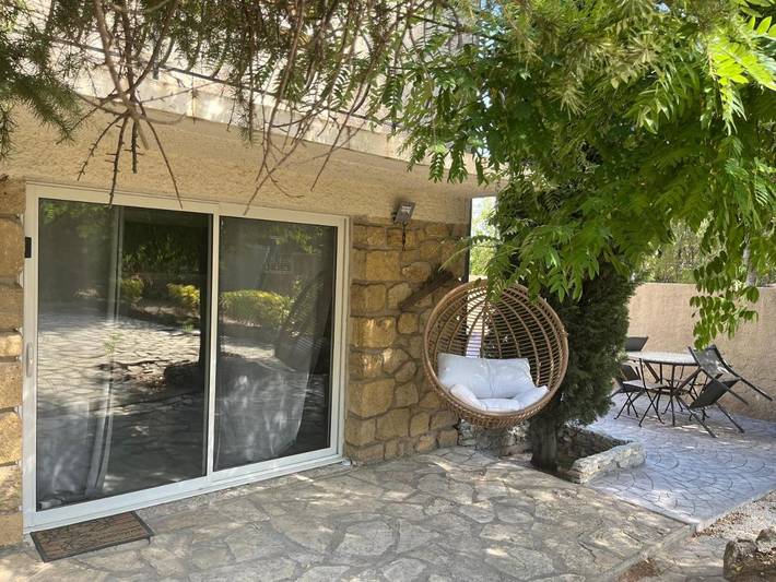 Gîte pour 4 personnes, avec terrasse ainsi que jacuzzi et jardin à Lançon-Provence - 2
