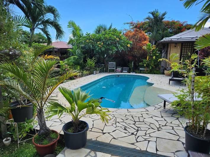 Appartement de vacances pour 2 personnes, avec jardin ainsi que piscine et vue